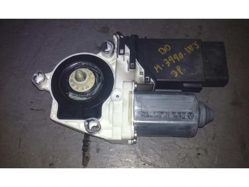 Recambio de motor elevalunas delantero derecho para volkswagen golf iv berlina (1j1) conceptline referencia OEM IAM  3P 