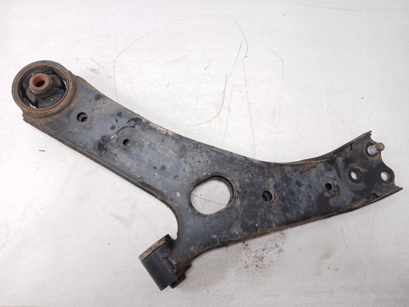 Recambio de brazo suspension inferior delantero derecho para hyundai ix35 classic 2wd referencia OEM IAM   