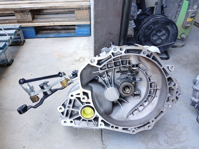 Recambio de caja cambios para opel astra h berlina cosmo referencia OEM IAM A14643F17C394 180.000KM 5V