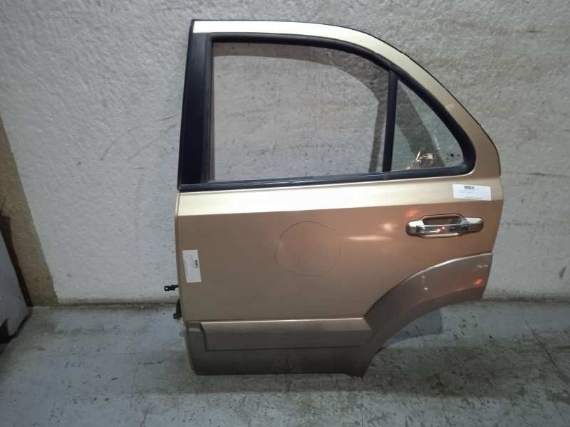 Recambio de puerta trasera izquierda para kia sorento 2.5 crdi cat referencia OEM IAM   