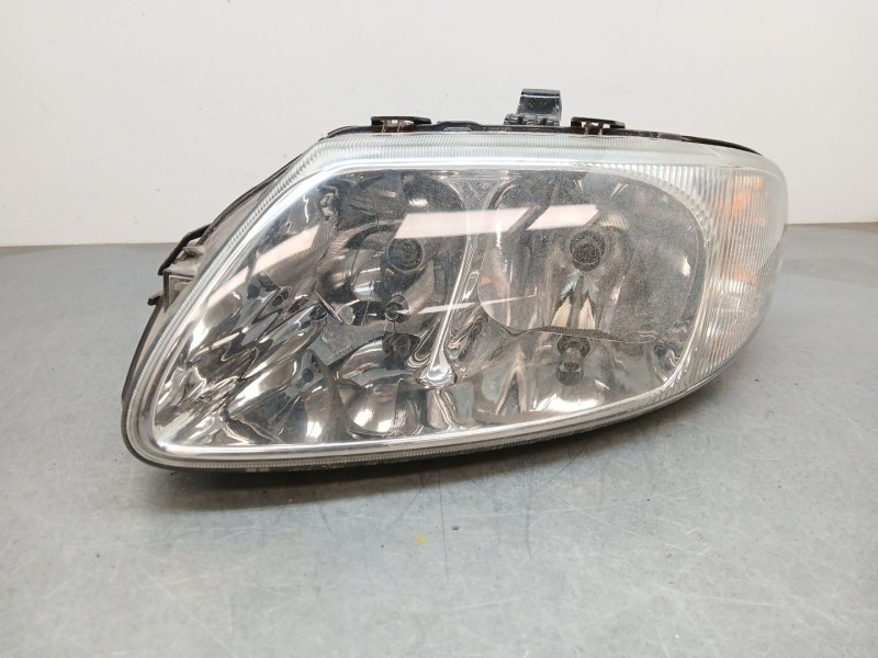 Recambio de faro izquierdo para chrysler voyager iv (rg, rs) 2.5 crd referencia OEM IAM 04857703ABB  