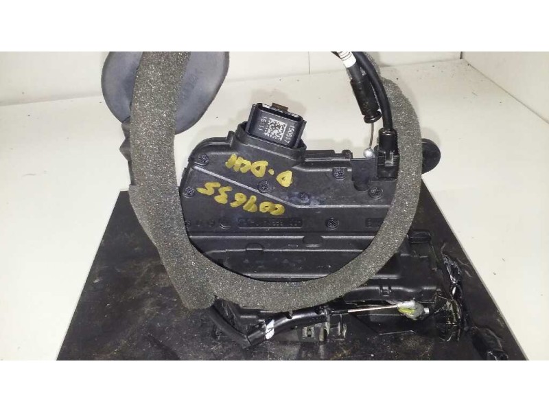 Recambio de cerradura puerta delantera derecha para renault captur luxe referencia OEM IAM 805022764R  3 PINS