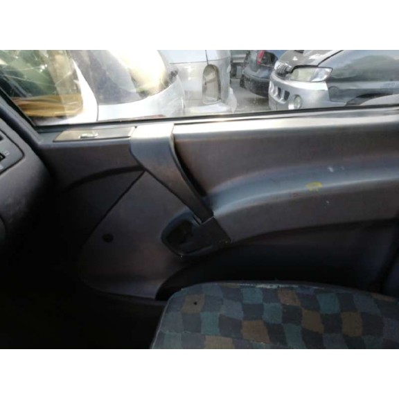 mercedes-benz vito (w638) combi del año 2001