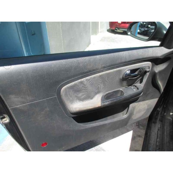 seat ibiza (6l1) del año 2004