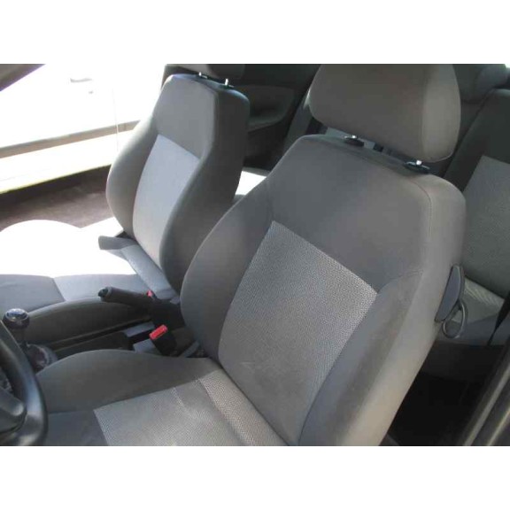 seat ibiza (6l1) del año 2004