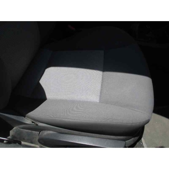 seat ibiza (6l1) del año 2004