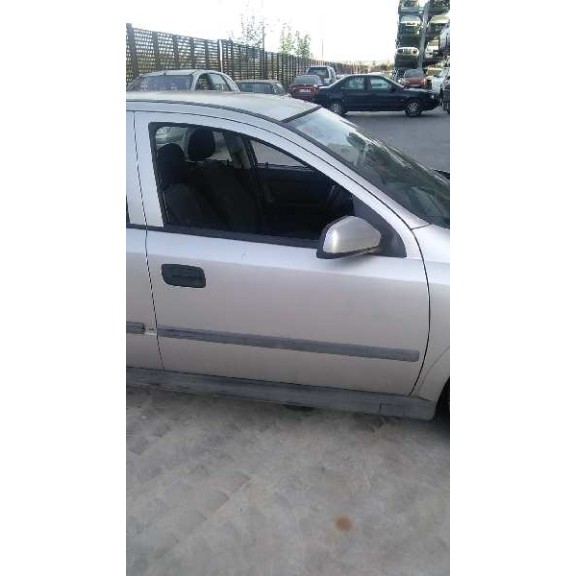 opel astra g berlina del año 2001