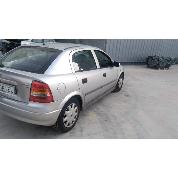 opel astra g berlina del año 2001
