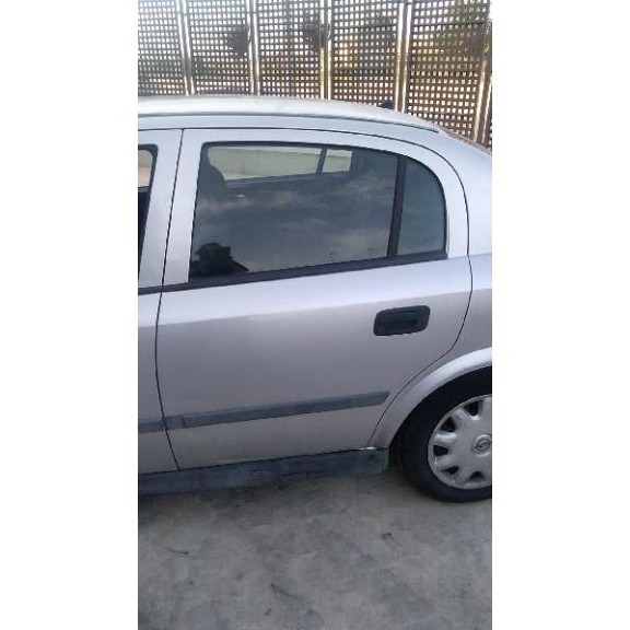 opel astra g berlina del año 2001