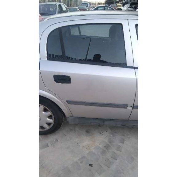 opel astra g berlina del año 2001