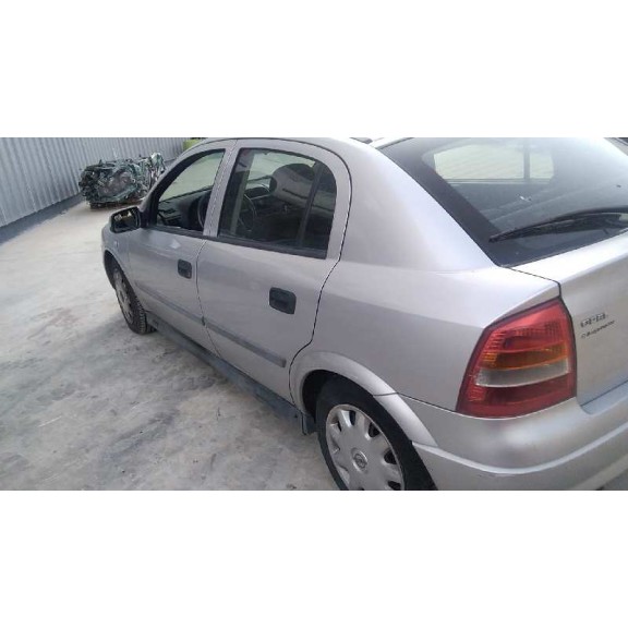 opel astra g berlina del año 2001