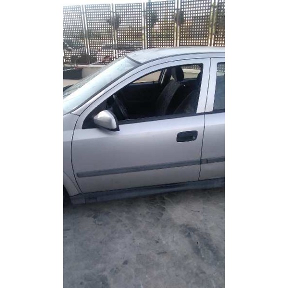 opel astra g berlina del año 2001