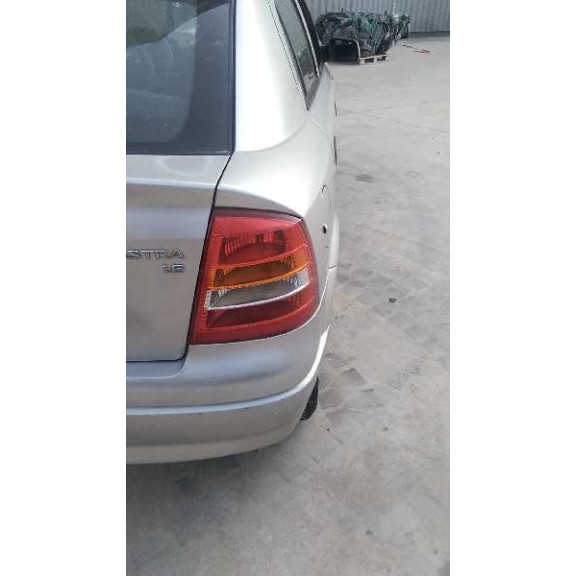 opel astra g berlina del año 2001