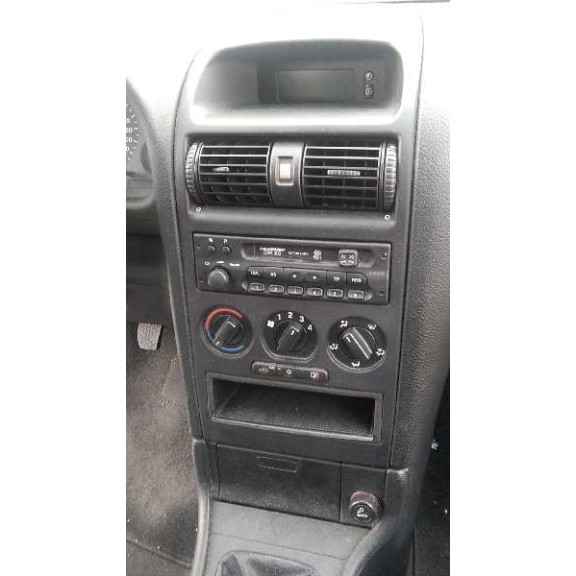 opel astra g berlina del año 2001