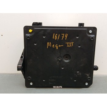 Recambio de caja reles / fusibles para renault megane iii berlina 5 p expression referencia OEM IAM 284b19091r  