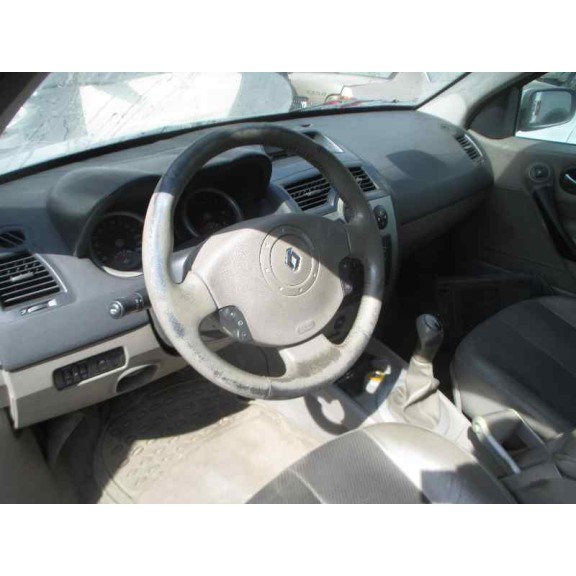 renault megane ii classic berlina del año 2004