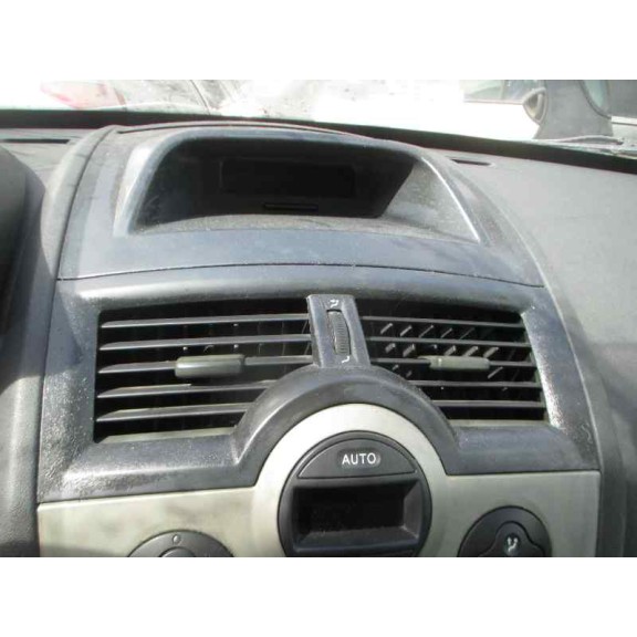 renault megane ii classic berlina del año 2004