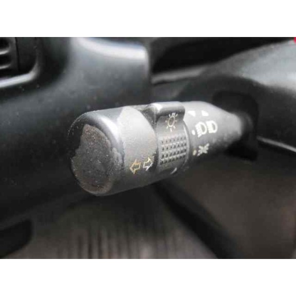 ford escort berlina del año 1996