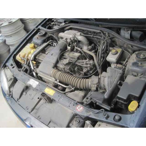 ford escort berlina del año 1996