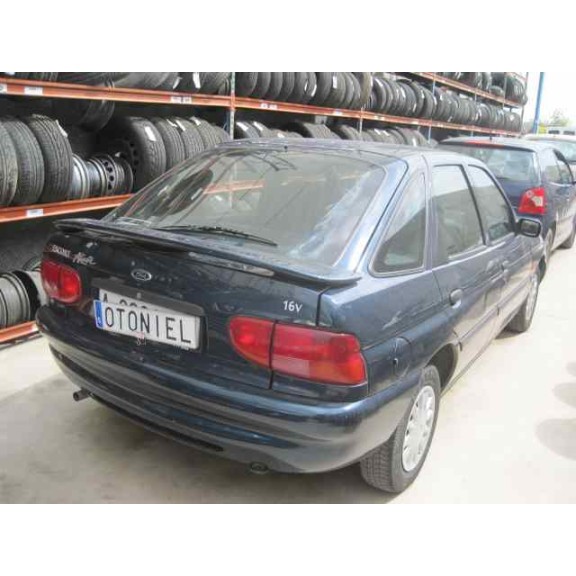 ford escort berlina del año 1996