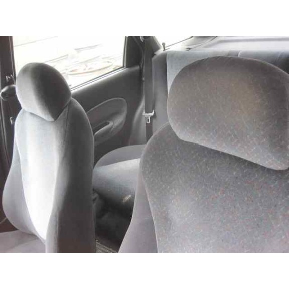 ford escort berlina del año 1996