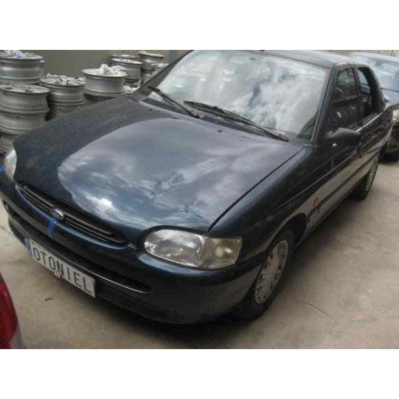 ford escort berlina del año 1996