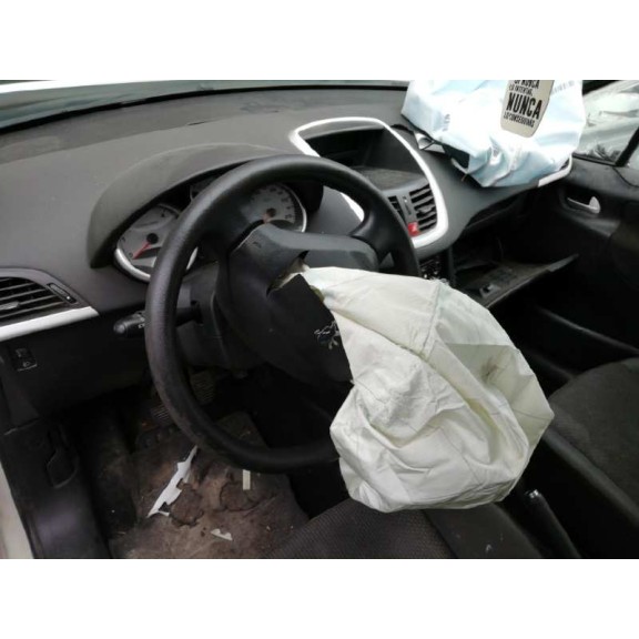 peugeot 207 del año 2010