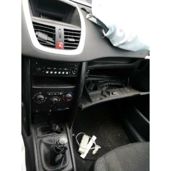 peugeot 207 del año 2010