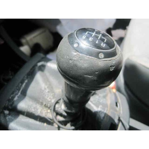 seat ibiza (6l1) del año 2002