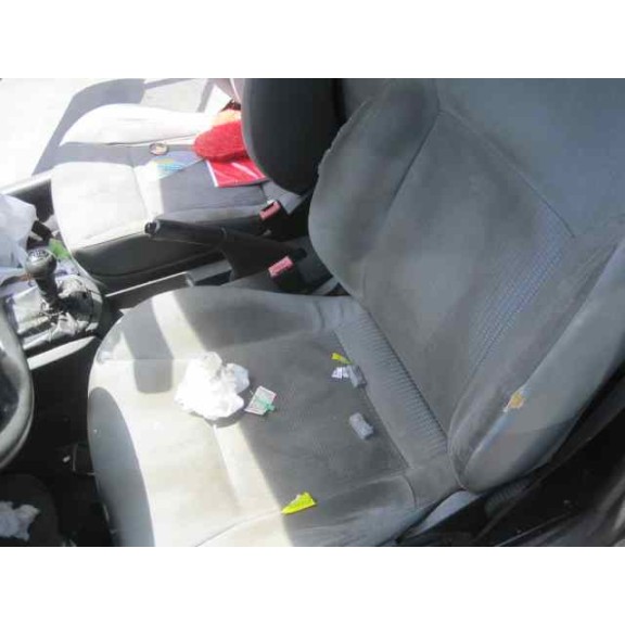seat ibiza (6l1) del año 2002