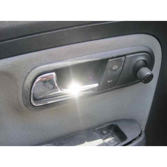 seat ibiza (6l1) del año 2002