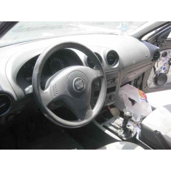 seat ibiza (6l1) del año 2002
