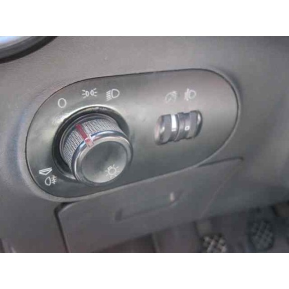 seat ibiza (6l1) del año 2002