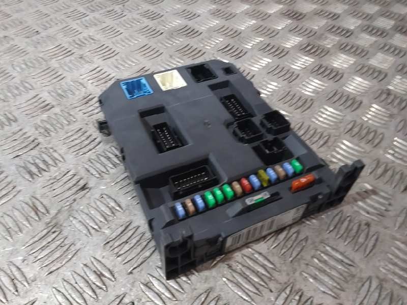 Recambio de caja reles / fusibles para peugeot 207 confort referencia OEM IAM 9664983080  