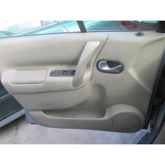 renault grand scenic del año 2005