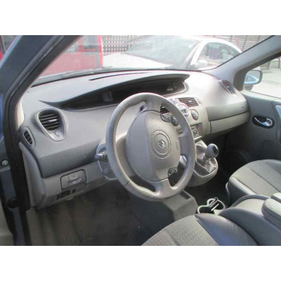 renault grand scenic del año 2005