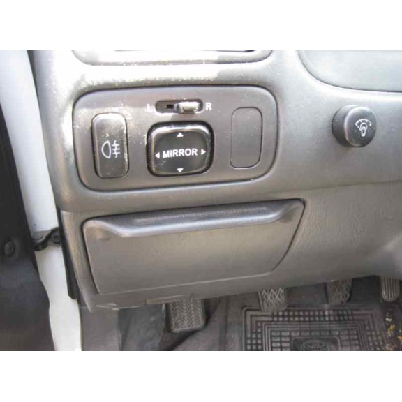 toyota corolla (e11) del año 2000