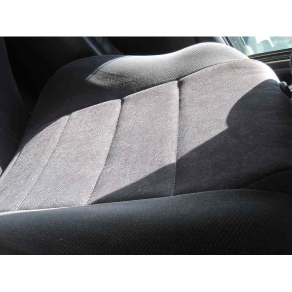 toyota corolla (e11) del año 2000