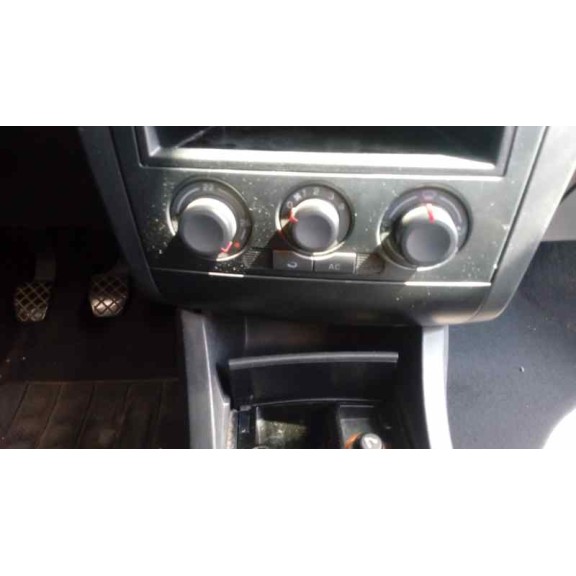seat ibiza (6l1) del año 2004