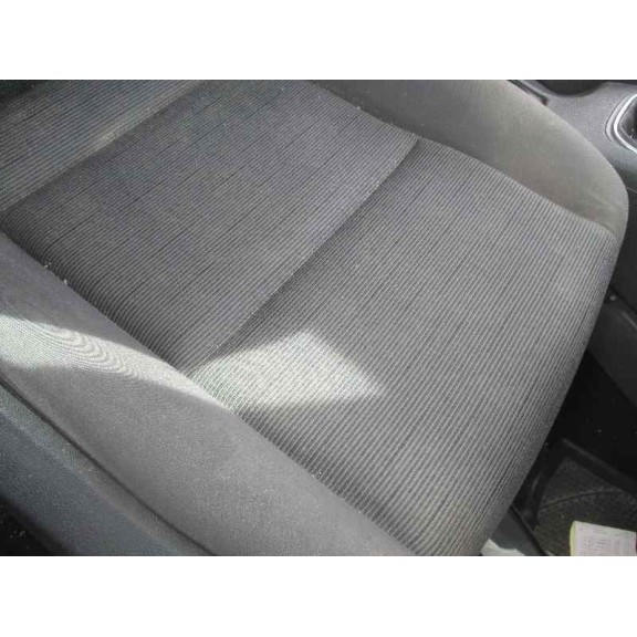 volkswagen golf v berlina (1k1) del año 2006