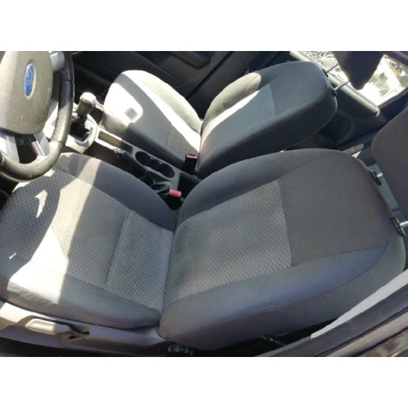 ford focus berlina (cap) del año 2006