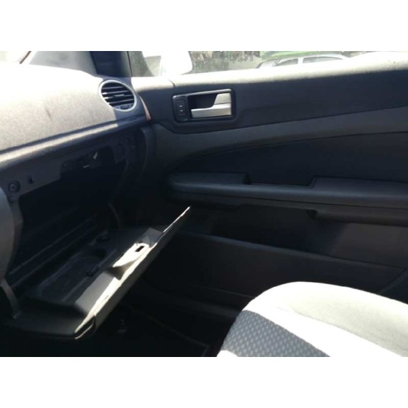 ford focus berlina (cap) del año 2006