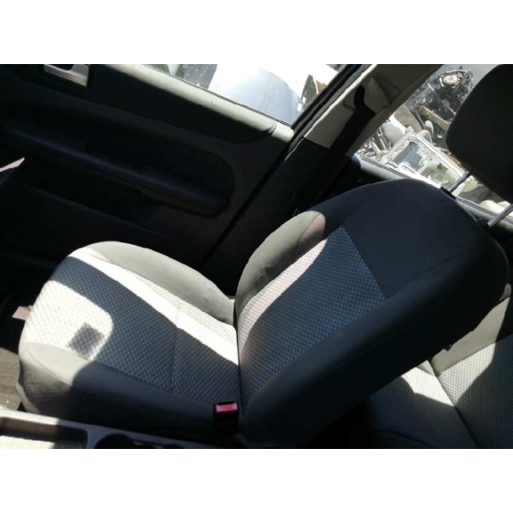 ford focus berlina (cap) del año 2006