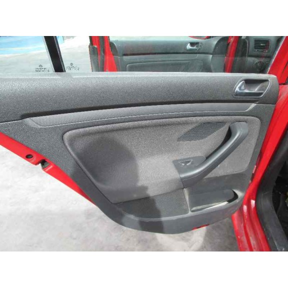 volkswagen golf v berlina (1k1) del año 2006