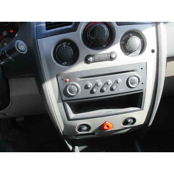 renault megane ii berlina 5p del año 2004