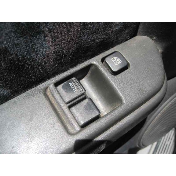 nissan primera berlina (p11) del año 1999