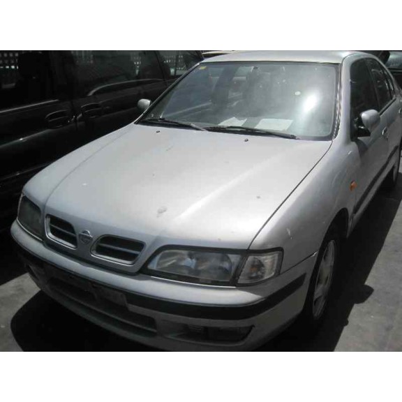 nissan primera berlina (p11) del año 1999