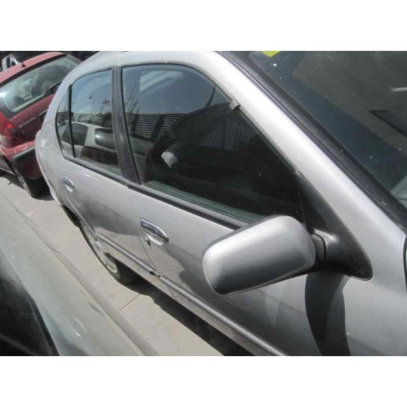 nissan primera berlina (p11) del año 1999