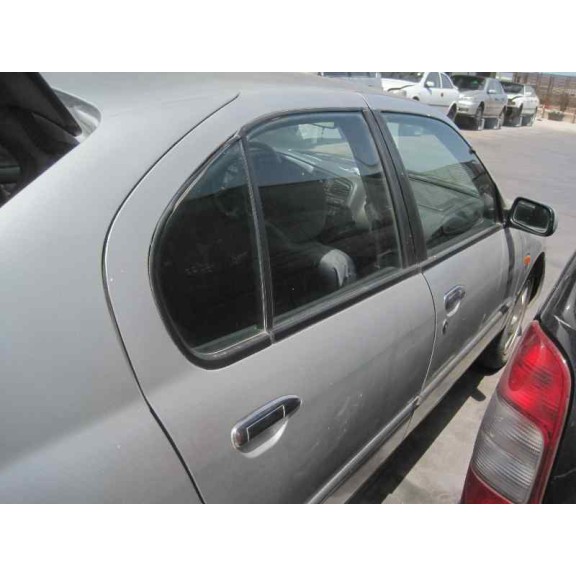 nissan primera berlina (p11) del año 1999