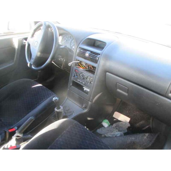 opel astra g berlina del año 2001